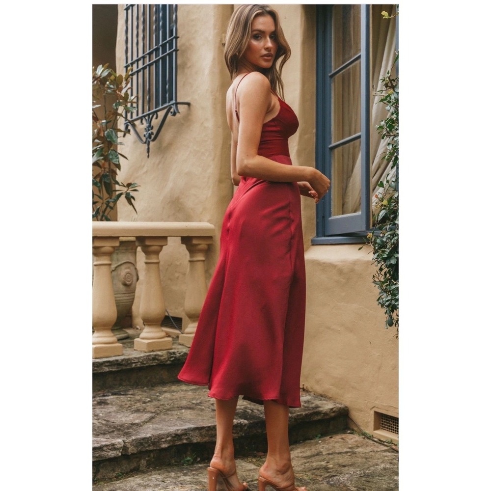 Selfie Leslie Lake Como Red Satin Midi Dress V Wire‎ Bust Elegant M - Picture 16 of 16